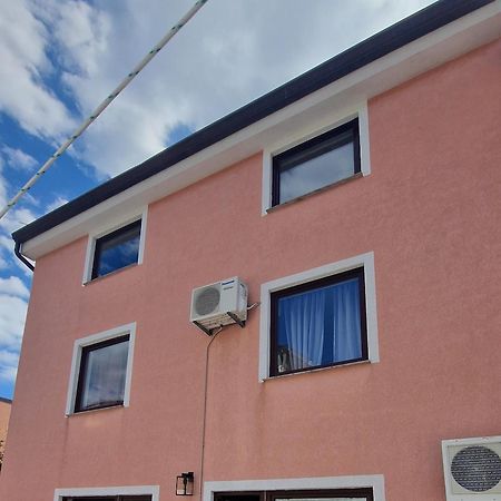 Apartments Lacic 3 Crikvenica Oda fotoğraf